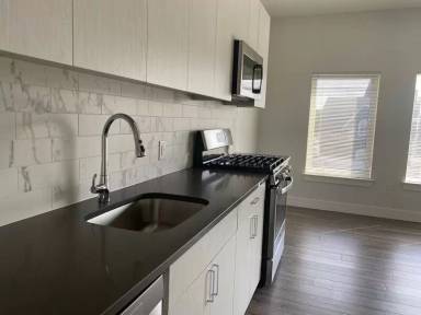 Main picture of 475 William St