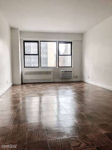 Main picture of 36 E 12th St