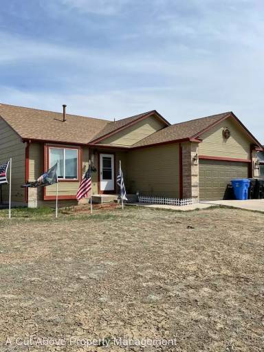 Main picture of 703 Daffodil St