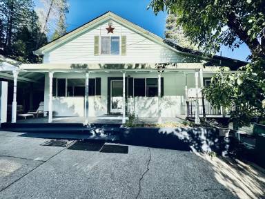 Main picture of 10739 E Bennett Rd