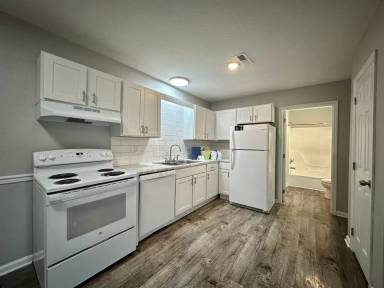 Main picture of 4206-4212 Plummer Dr