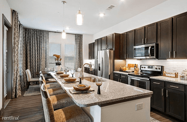 Main picture of Windsor Lakeyard District Apartments