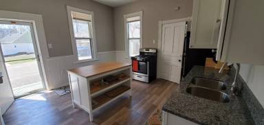 Main picture of 1434 Grand St NE