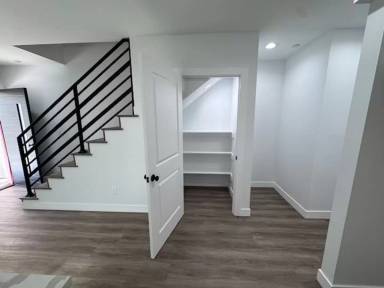 Main picture of 1542 W 84th St