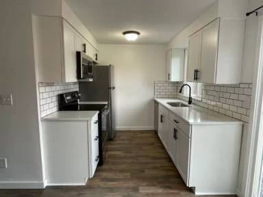 Main picture of 7535 N Saint Louis Ave