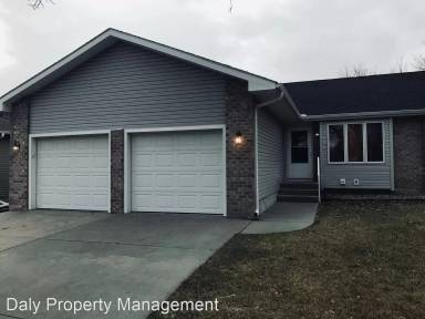 Main picture of 2424 N Howard Ave