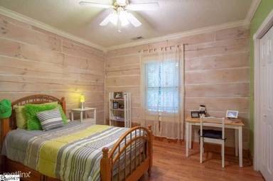 Main picture of 615 Secession Dr
