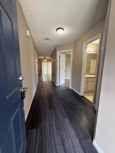 Main picture of 6 Talbot Ct
