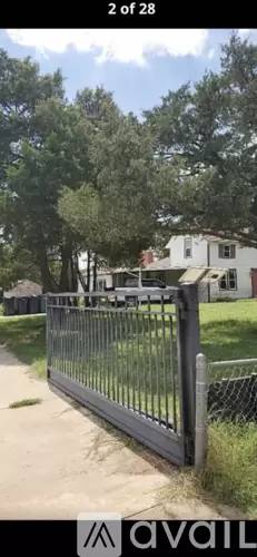 Main picture of 1200 NE 122nd St