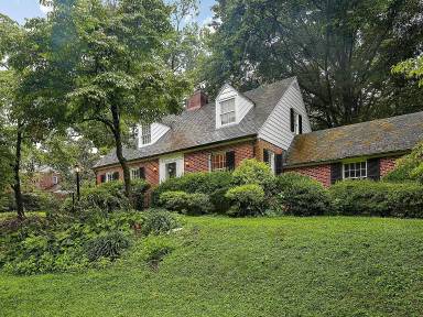 Main picture of 5806 Kenmore Rd