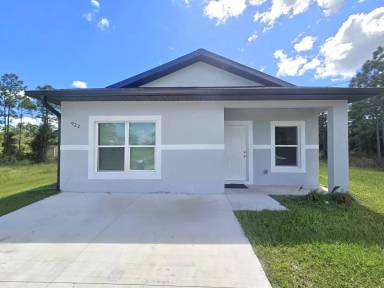 Main picture of 922 Barcelona St E