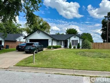 Main picture of 1613 S 26th Pl