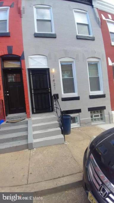 Main picture of 1421 N Dover St