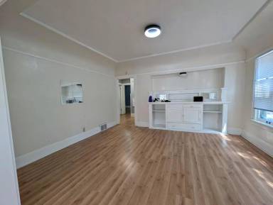 Main picture of 2600-02 N 50th St