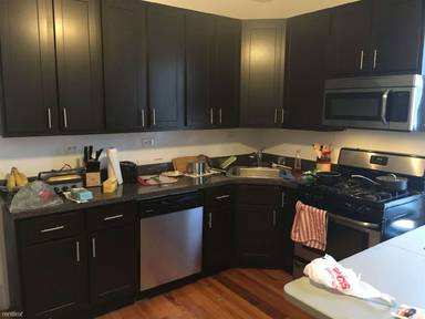 Main picture of 1832 W Cuyler Ave