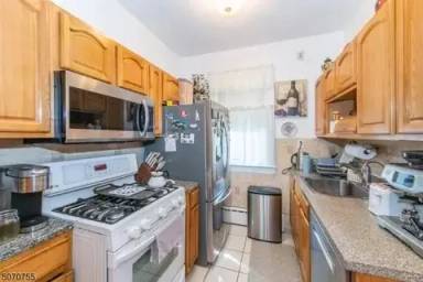 Main picture of 112 Orono St