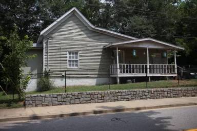 Main picture of 224 Elizabeth St