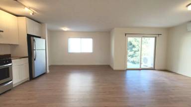 Main picture of 877 Woodside Rd