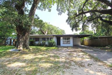Main picture of 106 Saint Regis Dr