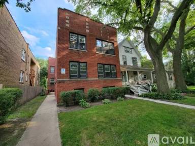 Main picture of 1624 Washington St