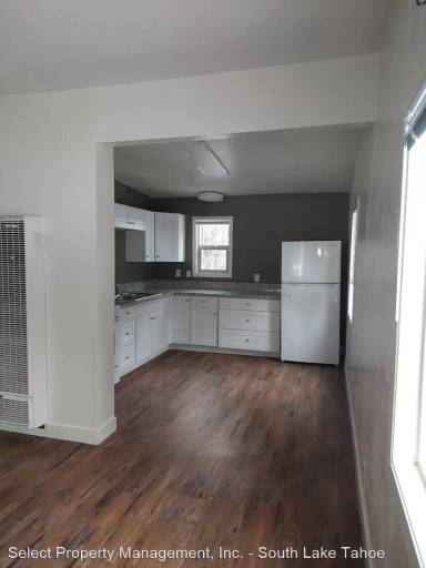 Main picture of 945 Brockway Ave