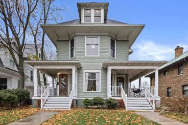Main picture of 1814 College Ave