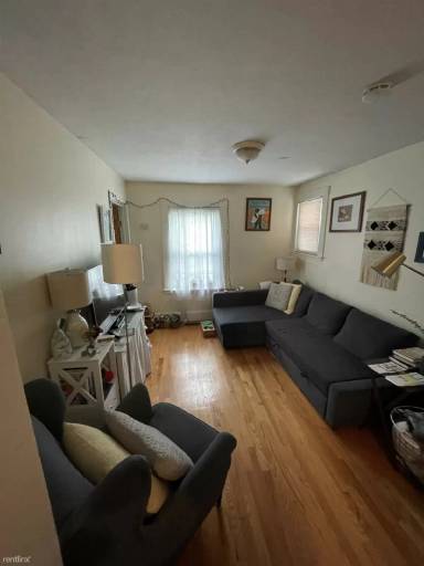 Main picture of 17 Bay St