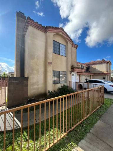 Main picture of 248 E 5th St