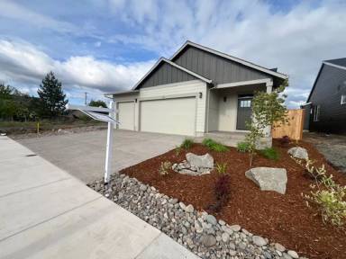 Main picture of 726 Tigerlily St