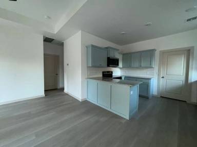 Main picture of 1202 W Iowa Ave