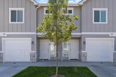 Main picture of 431 N 2nd Ave N