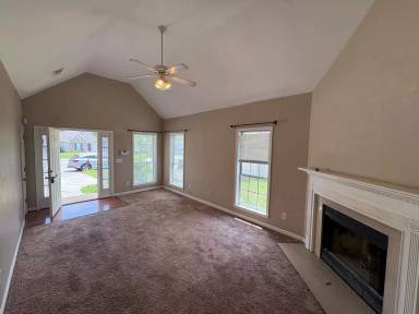 Main picture of 161 Mayfair Ln