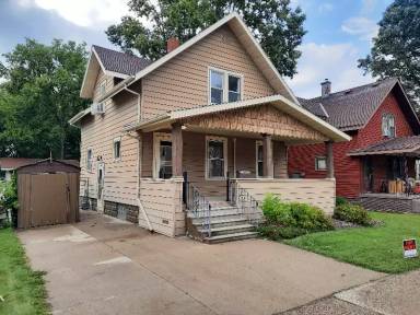 Main picture of 208 4th Ave NW