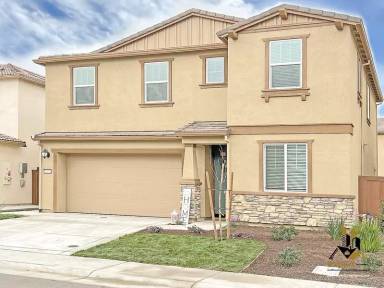 Main picture of 2136 Lake Range Way