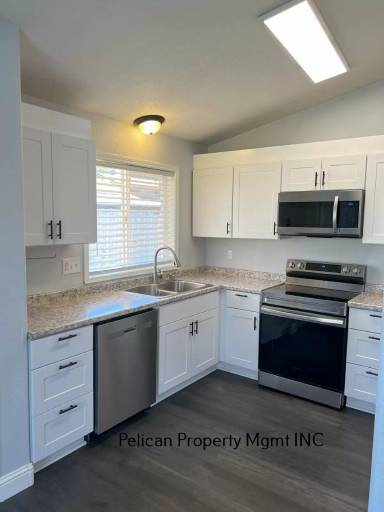 Main picture of 620 Pelican St