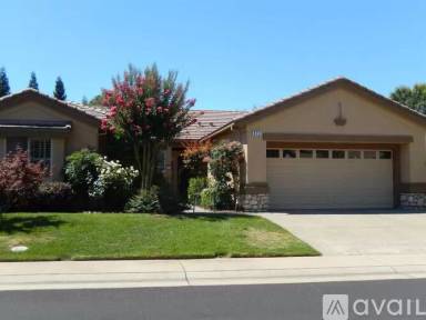 Main picture of 879 Bridalveil Ln