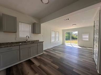 Main picture of 2108 Avenue D