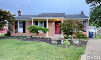 Main picture of 7717 Lanham Ln