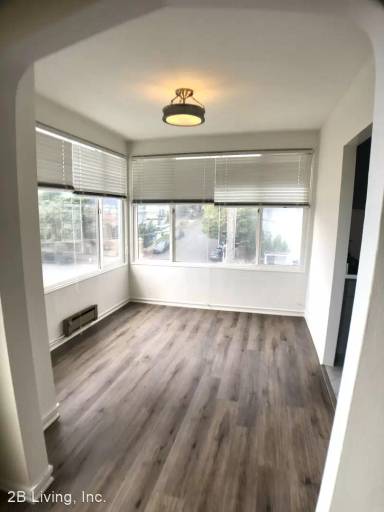 Main picture of 500 36th Ave