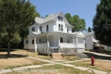 Main picture of 402 Ronalds St