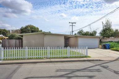 Main picture of 1065 Barrett Ave