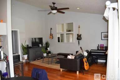 Main picture of 641 S Prospect Ave