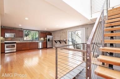 Main picture of 3033 India St