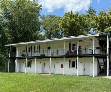 Main picture of 1208 Bloomingdale Pike