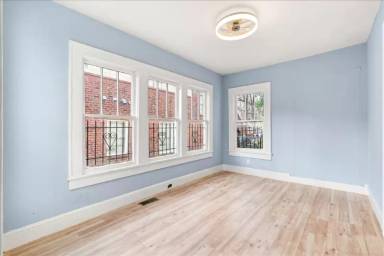 Main picture of 469 10th St NW