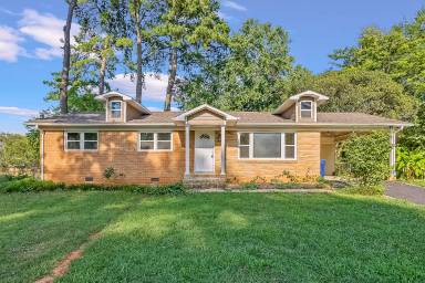 Main picture of 6510 Sheri Dr NW