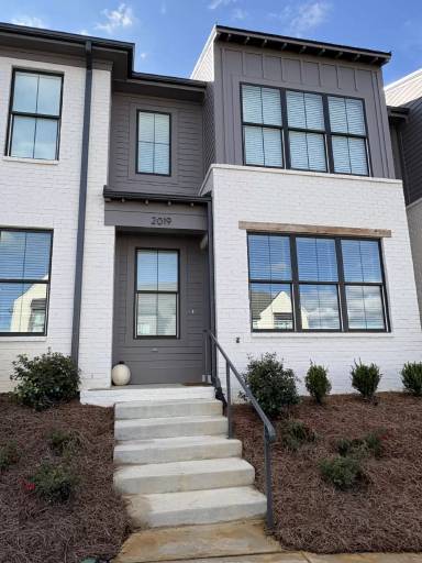Main picture of 2019 Rosemary St