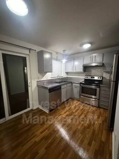 Main picture of 9027 N Saint Louis Ave