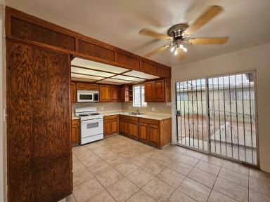 Main picture of 270 Maple Ave