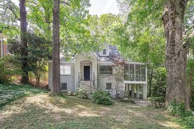 Main picture of 1221 Stillwood Dr NE